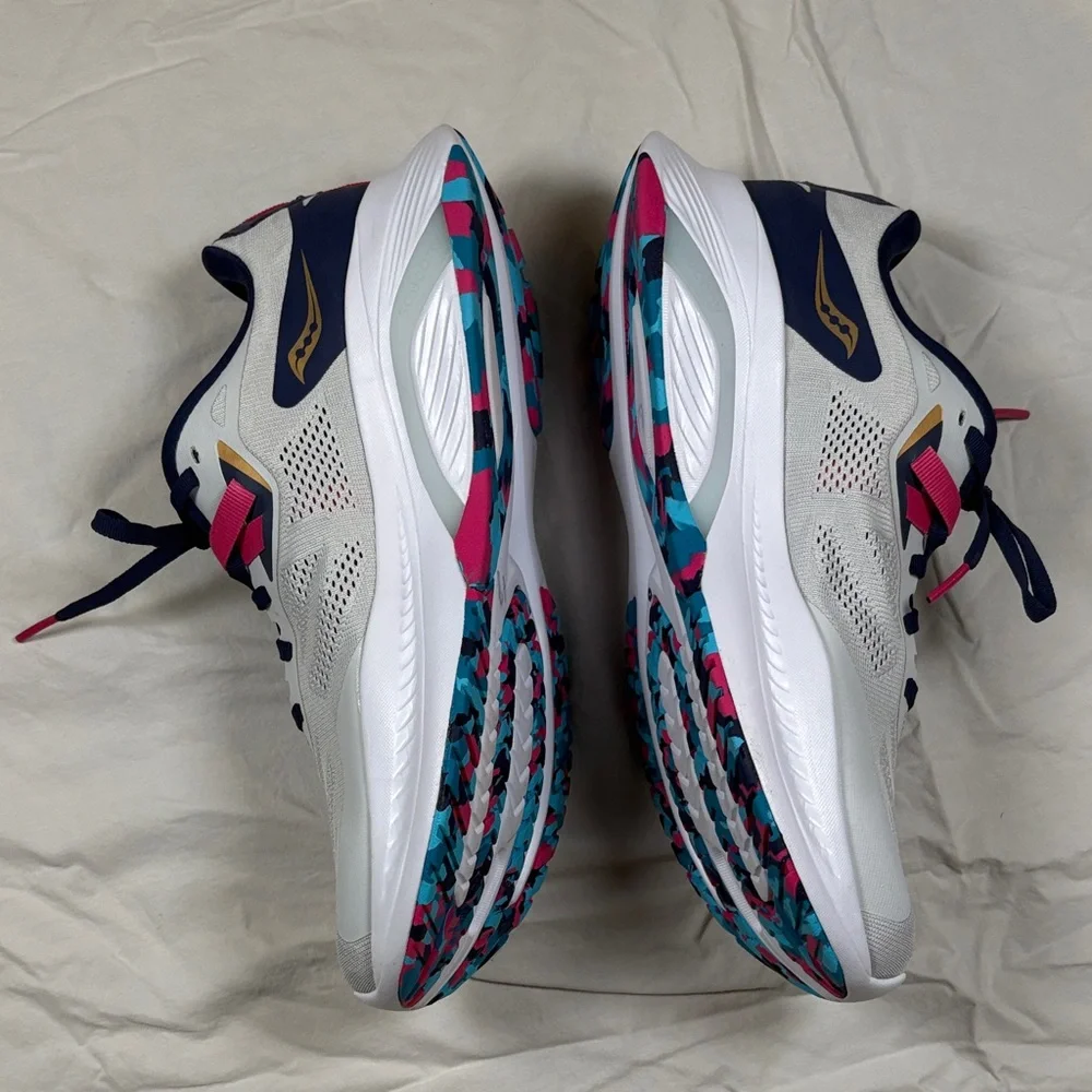 Saucony Women's Sneakers - White, Pink, and Gold - Picture 4 of 8
